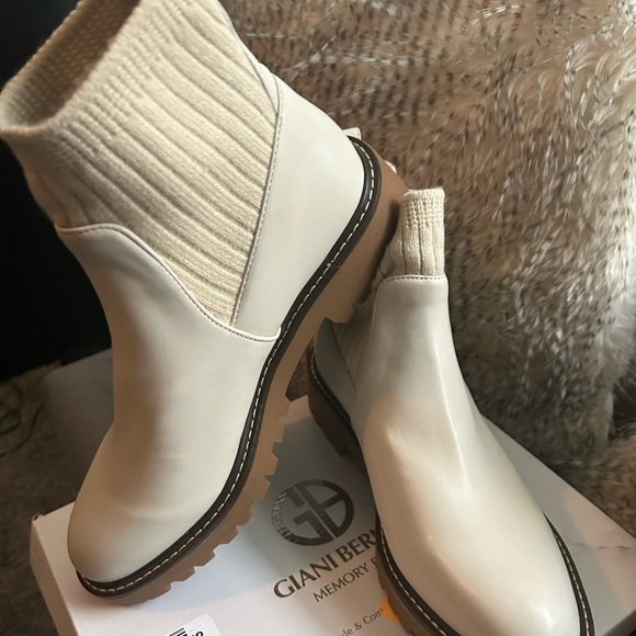 New booties Maxxine Womens Faux Leather - Picture 3 of 7